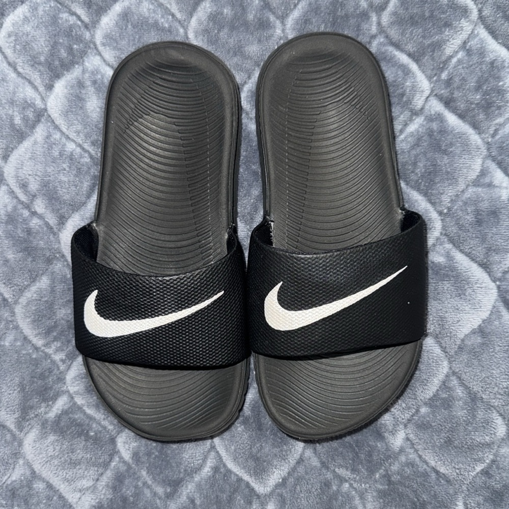 Black Nike Slides